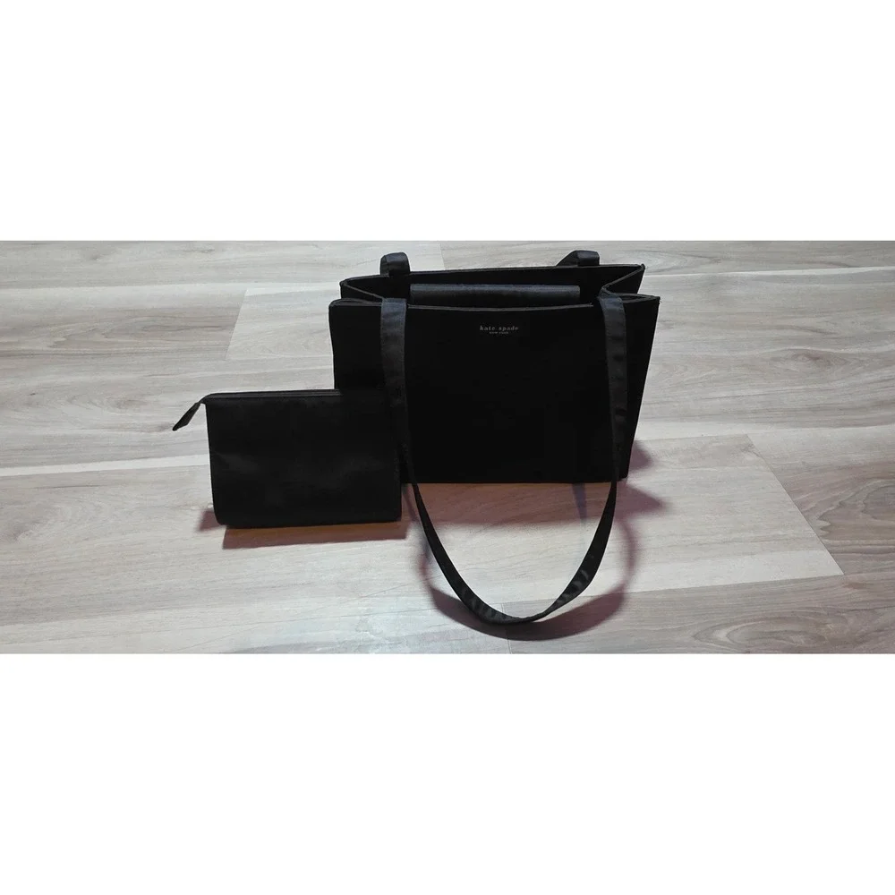 Kate Spade New York‎ Black Shoulder Bag Logo Accent Inner Pockets Matching Pouch